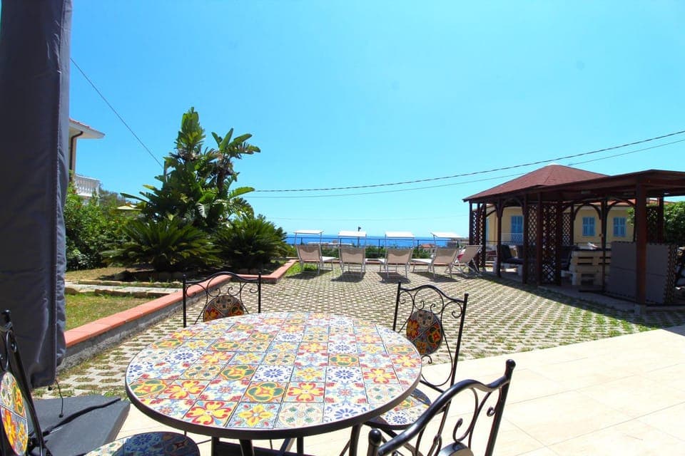 Patio, Garden, Dining area, Sea view, sunbed