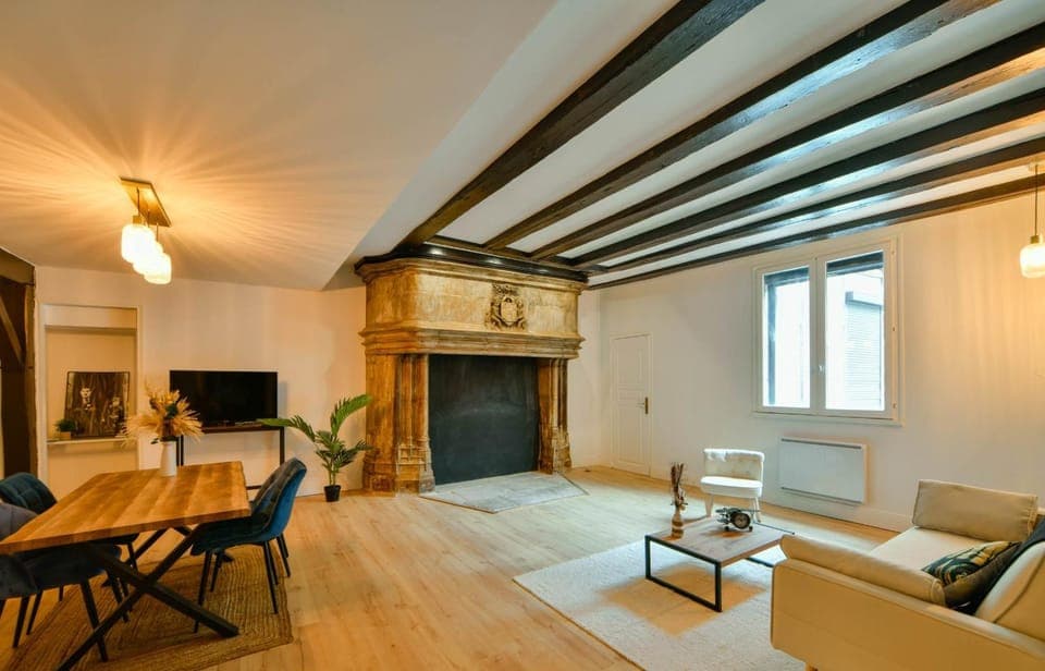 TV and multimedia, Living room, fireplace