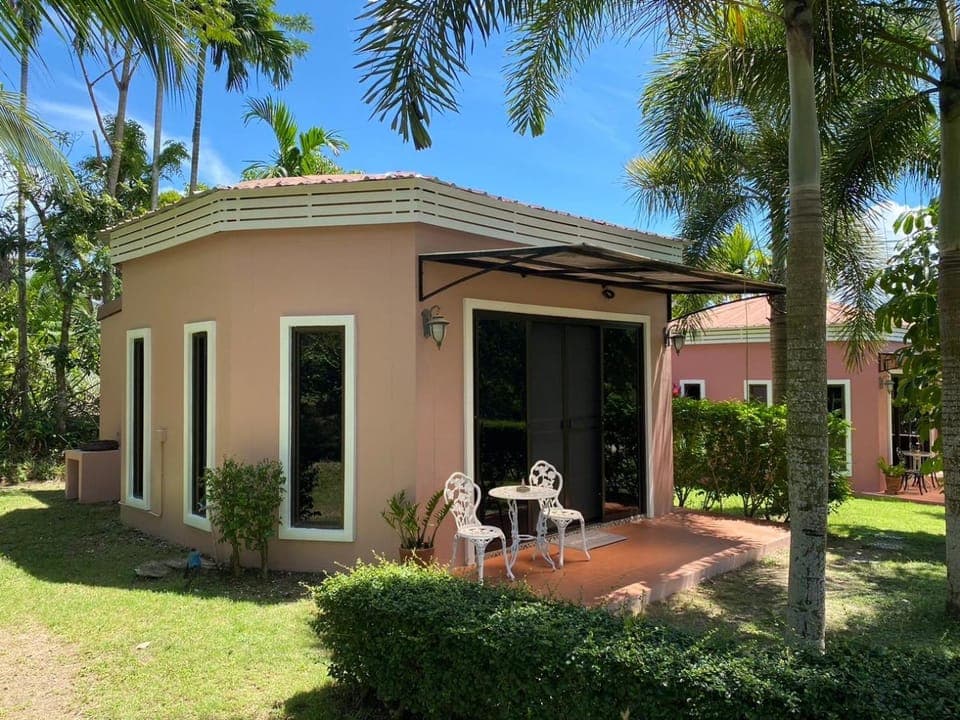 Property building, Patio, Day, Garden, Garden view