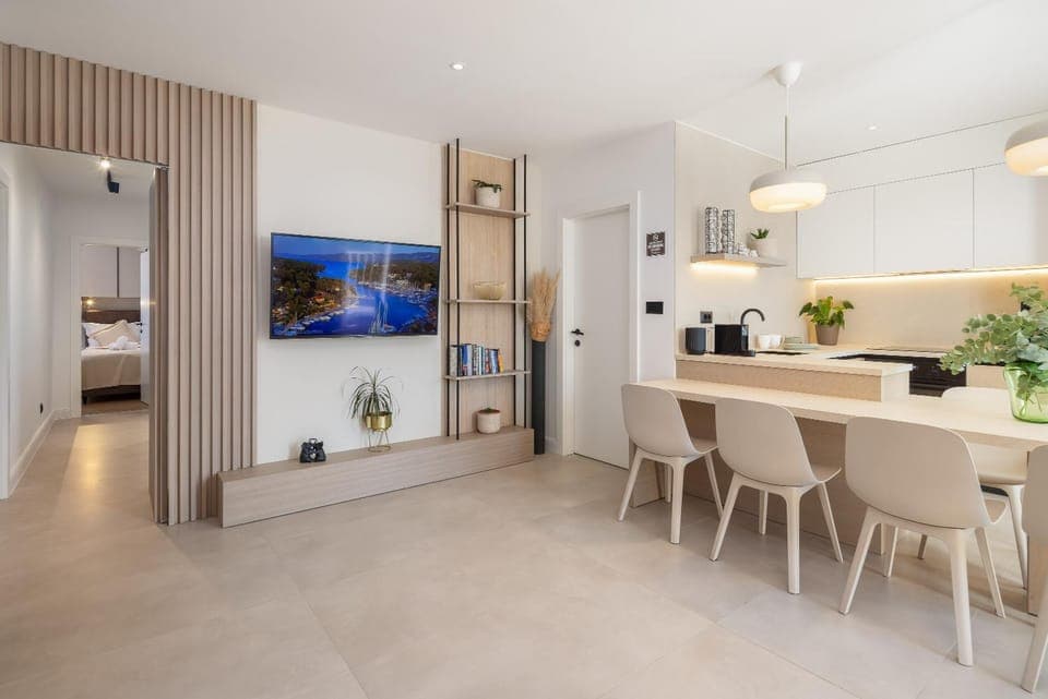 Communal lounge/ TV room, TV and multimedia, Coffee/tea facilities, Seating area, Breakfast