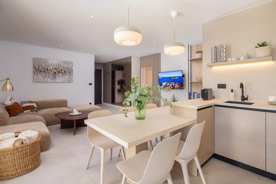 Communal lounge/ TV room, TV and multimedia, Coffee/tea facilities, Living room, Seating area, Dining area, Breakfast, kitchen