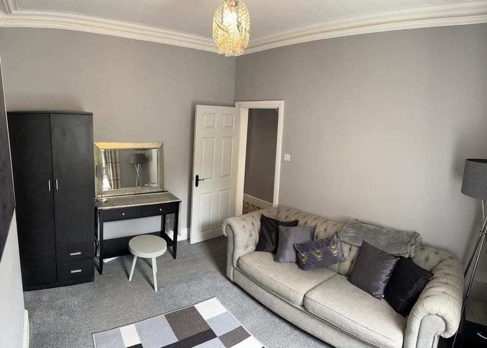 Living room, Bedroom