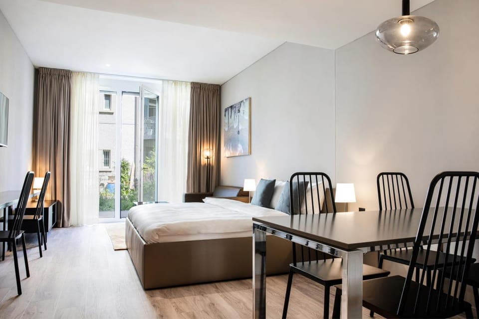 Bed, Living room, Dining area, Bedroom