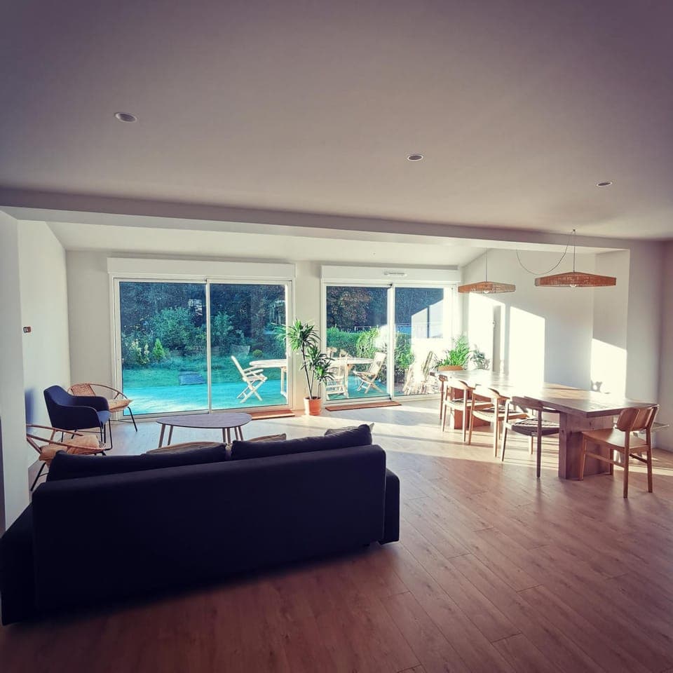 Seating area, Dining area