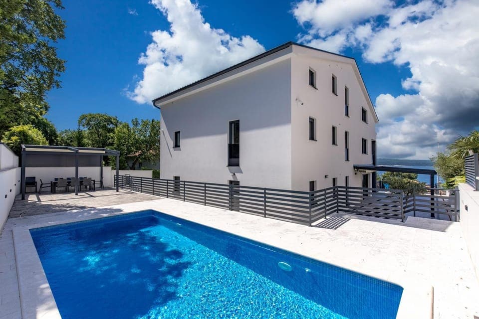 Property building, Swimming pool