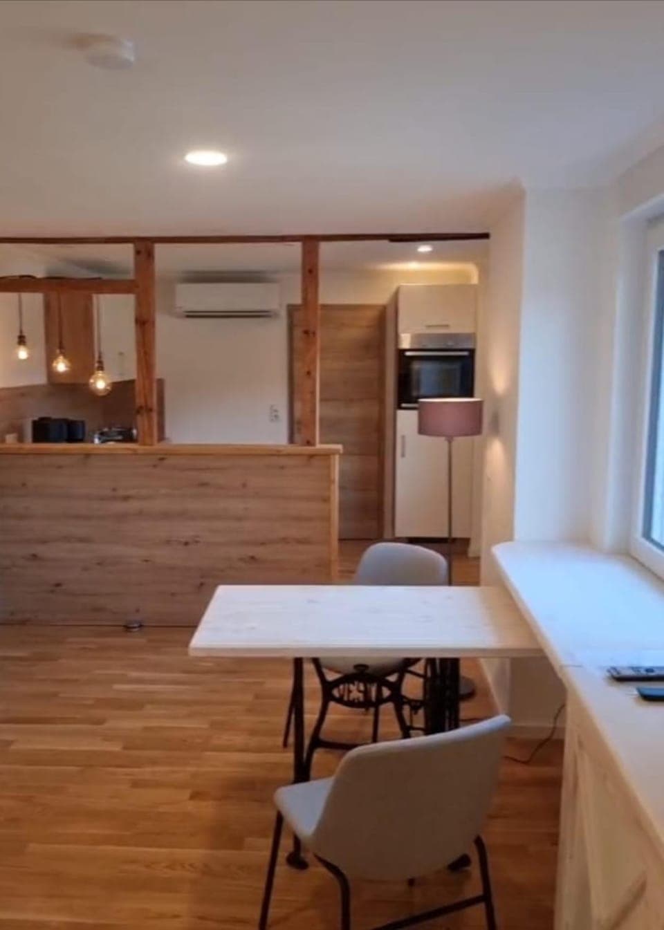 Kitchen or kitchenette, Dining area, oven, air conditioner