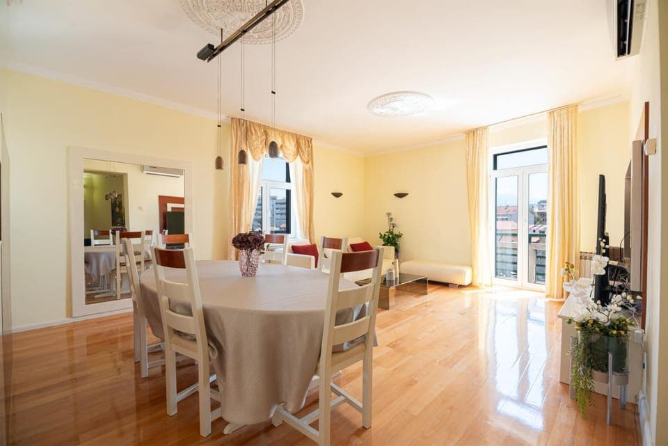 Living room, Seating area, Dining area