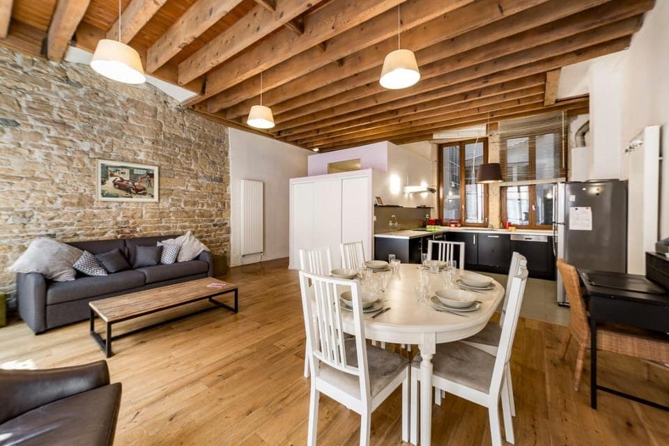 Coffee/tea facilities, Kitchen or kitchenette, Living room, Seating area, Dining area, oven