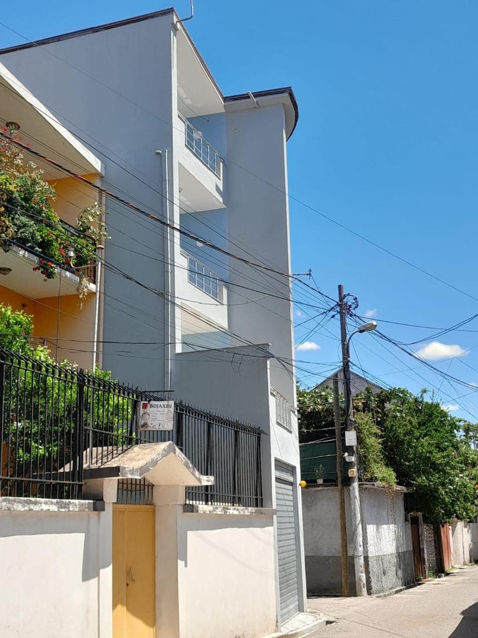 Property building, Neighbourhood, View (from property/room), Street view