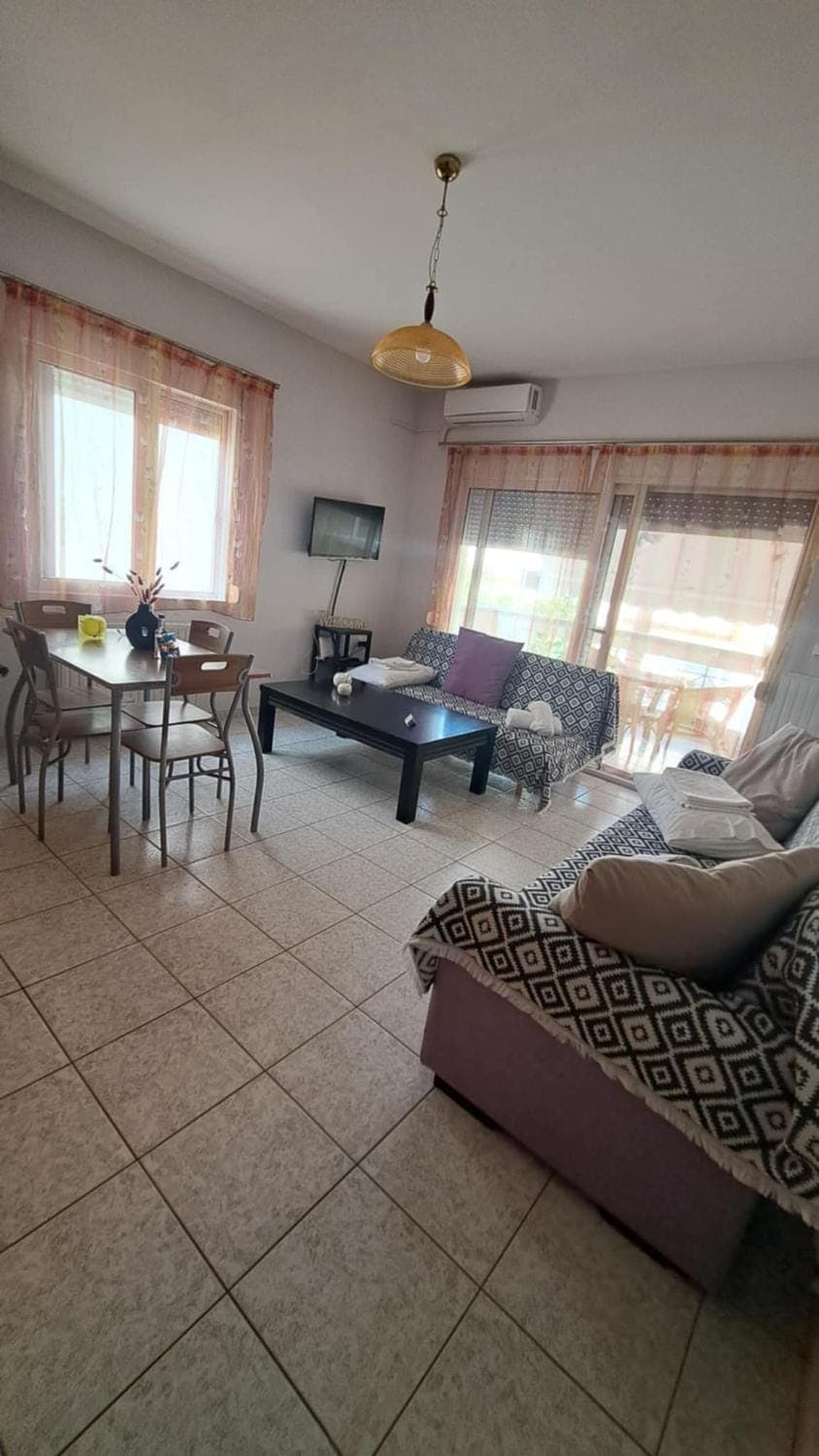 Seating area, kitchen