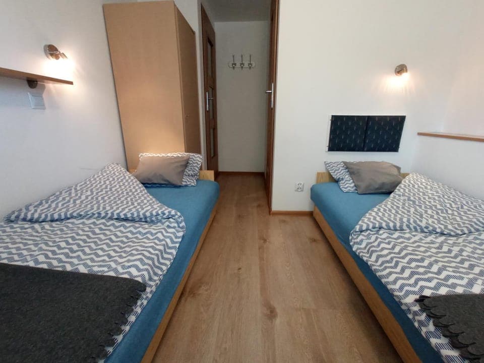 Bed, Photo of the whole room, wardrobe