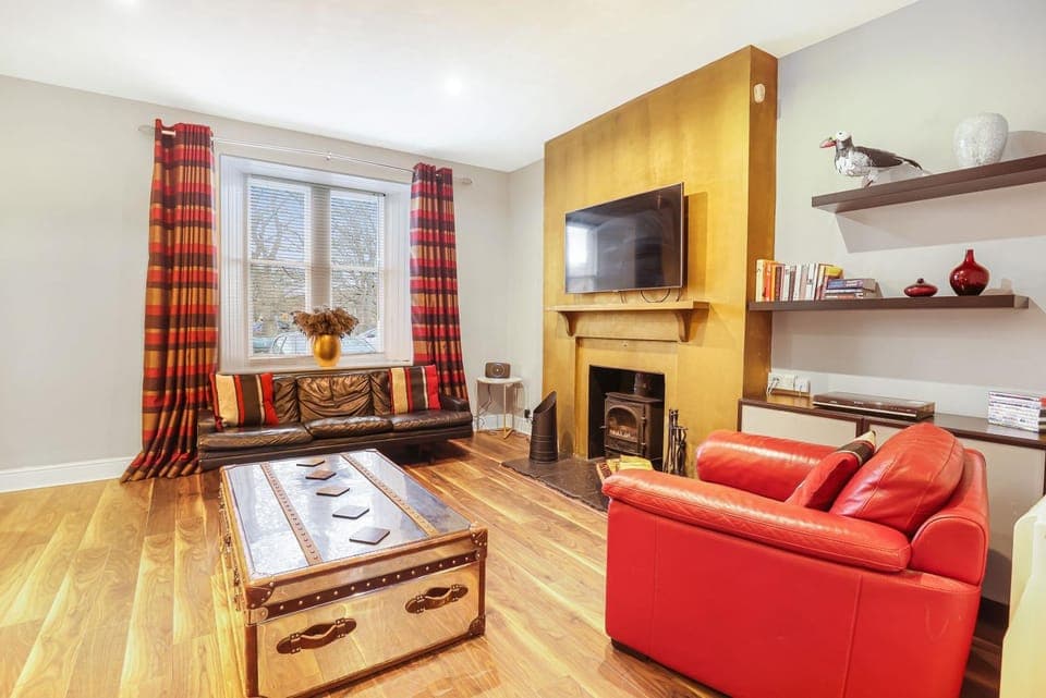 Communal lounge/ TV room, TV and multimedia, Living room, Seating area