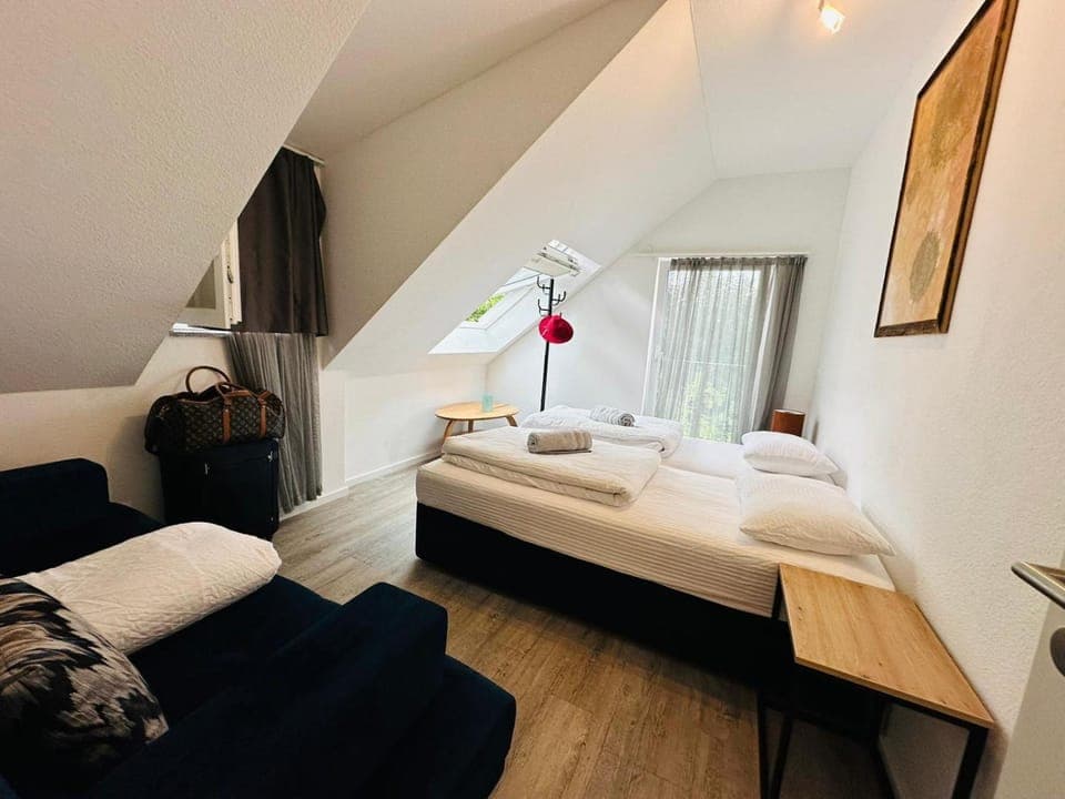 Bed, Seating area, Bedroom, towels