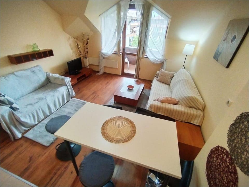 TV and multimedia, Living room, Dining area