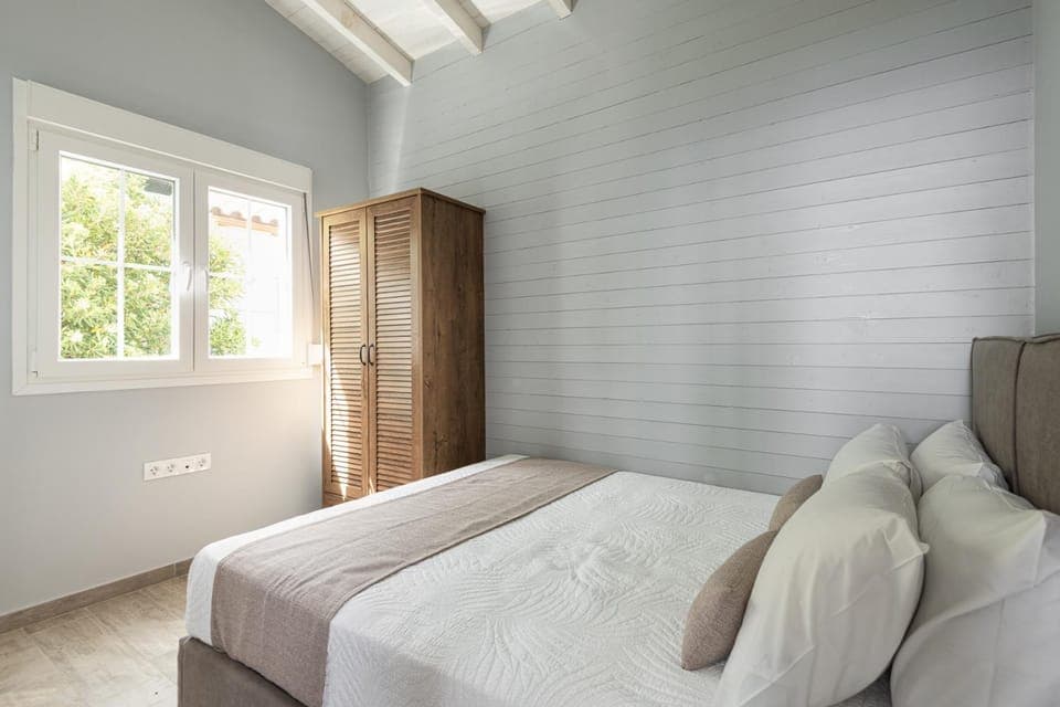 Bed, Bedroom, wardrobe