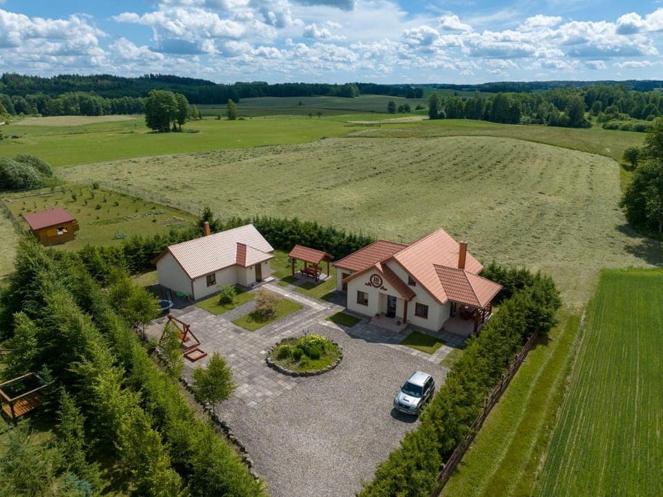 Property building, Neighbourhood, Natural landscape, Bird's eye view, Parking