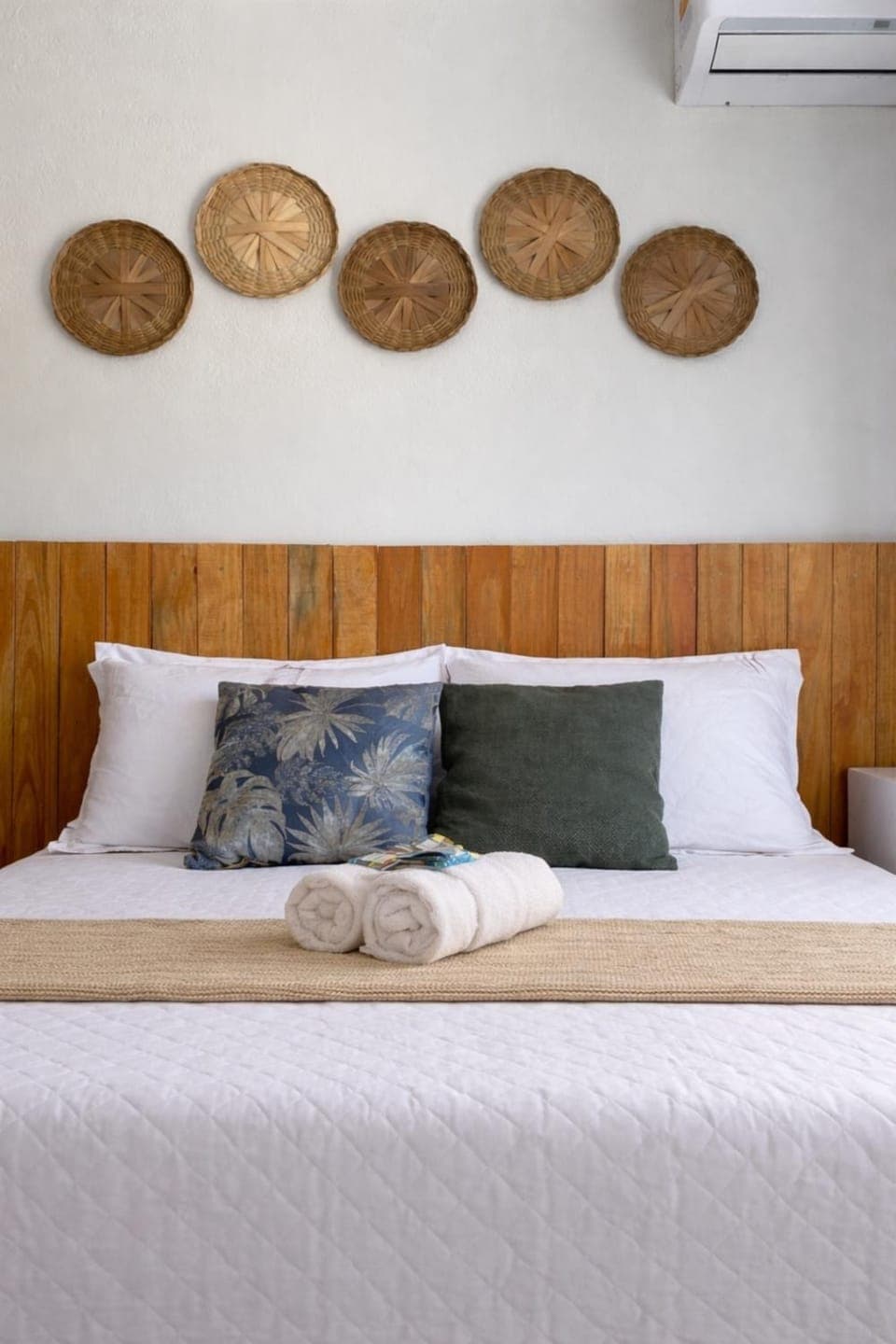 Bed, Photo of the whole room, Bedroom, towels, air conditioner