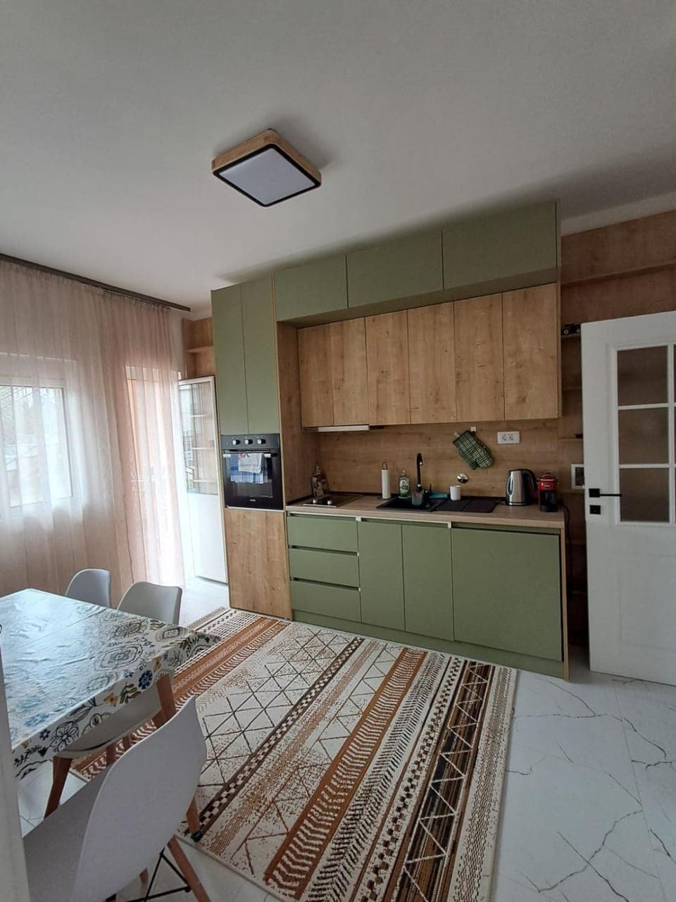 Kitchen or kitchenette, Dining area, stove