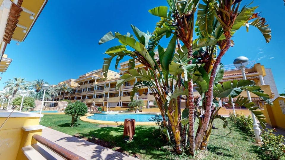 Property building, Spring, Day, Garden, Garden, Garden view, Pool view, Swimming pool, sunbed