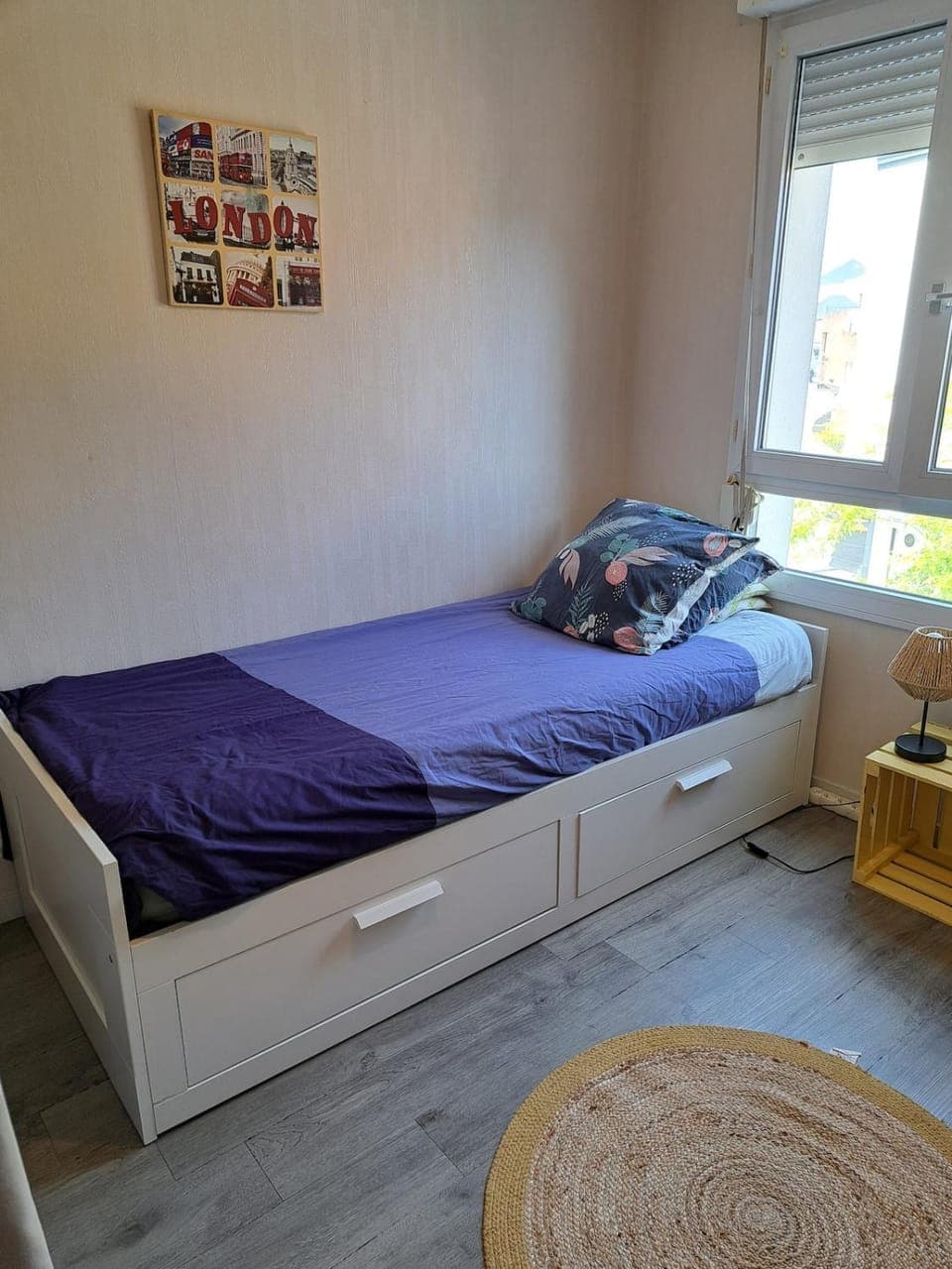 Bed, Photo of the whole room