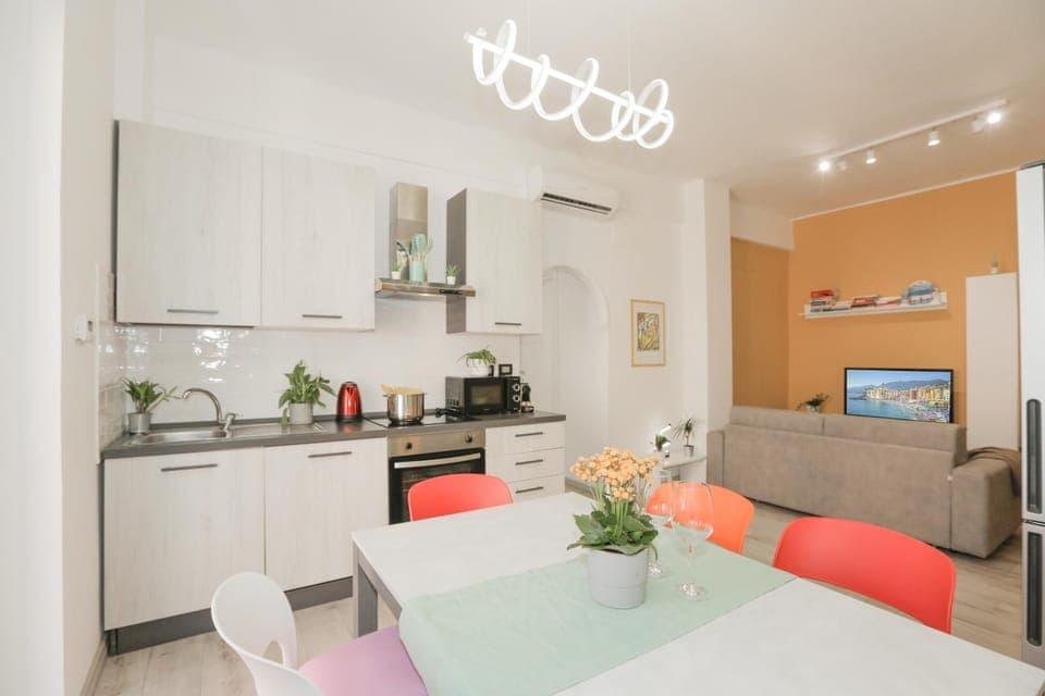 Kitchen or kitchenette, Living room, Dining area, oven, stove