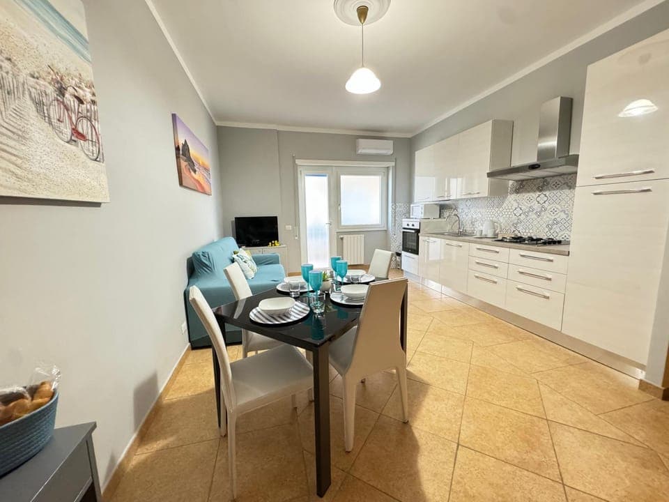 Kitchen or kitchenette, Living room, Dining area