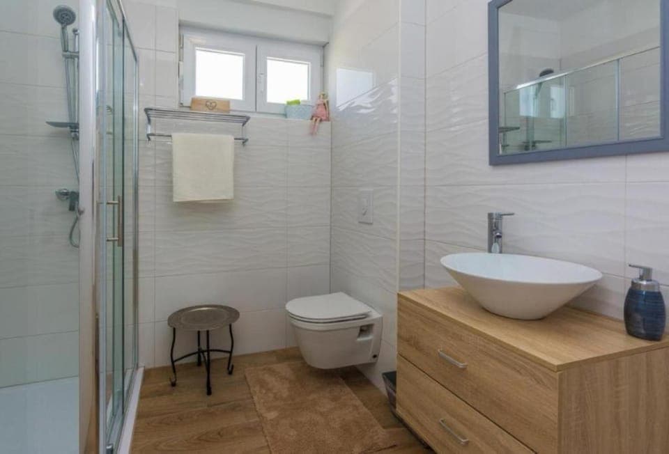 Shower, Toilet, Bathroom