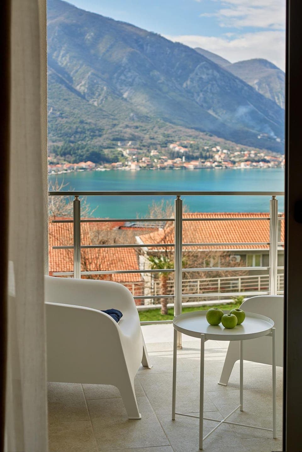 Day, Natural landscape, Balcony/Terrace, Mountain view, Sea view