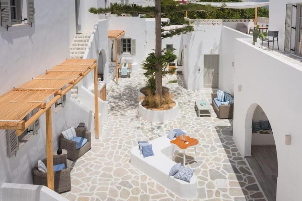 Seating area, Inner courtyard view