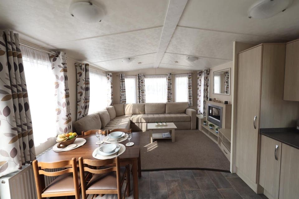 Living room, Dining area