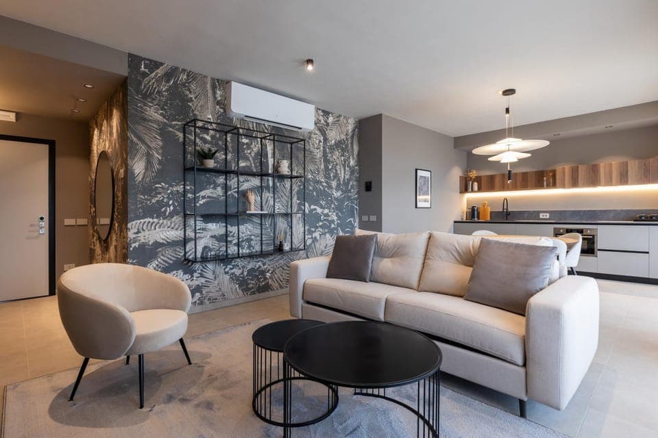 Kitchen or kitchenette, Living room, Seating area, Dining area