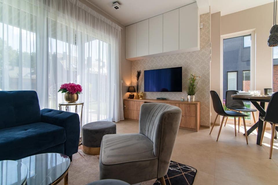 Communal lounge/ TV room, Kitchen or kitchenette, Living room, Evening entertainment