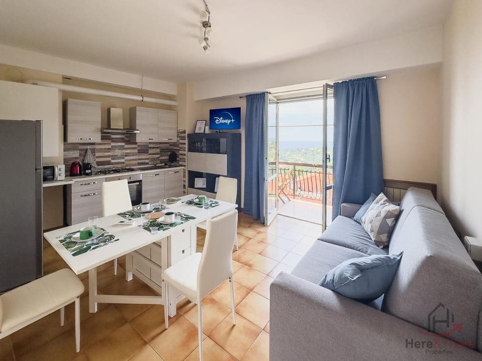 TV and multimedia, Balcony/Terrace, Kitchen or kitchenette, Living room, Seating area, Dining area, microwave, oven, stove