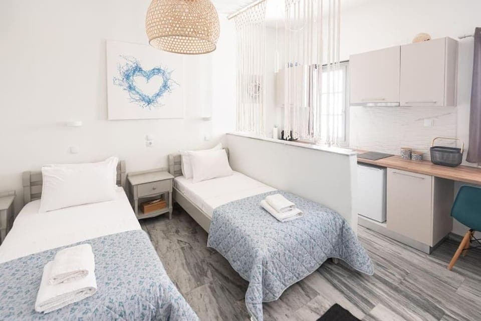 Bed, Kitchen or kitchenette, Bedroom, towels