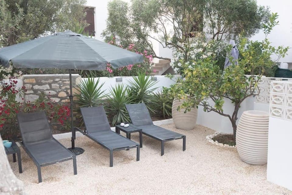 Garden, Seating area