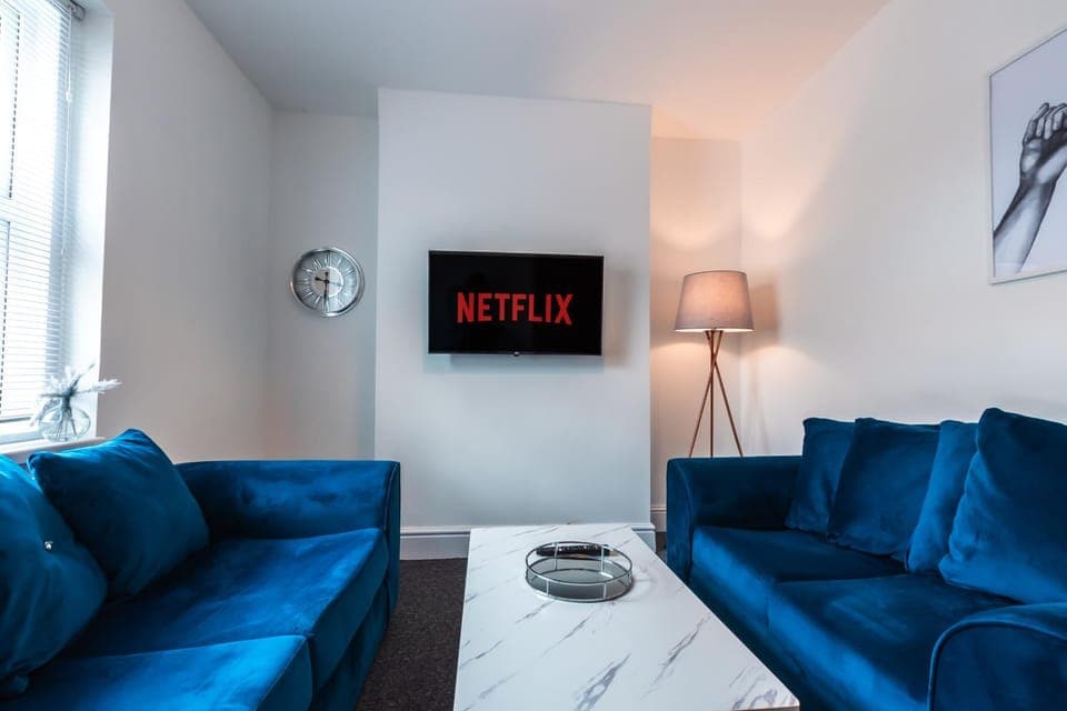 TV and multimedia, Living room, Seating area