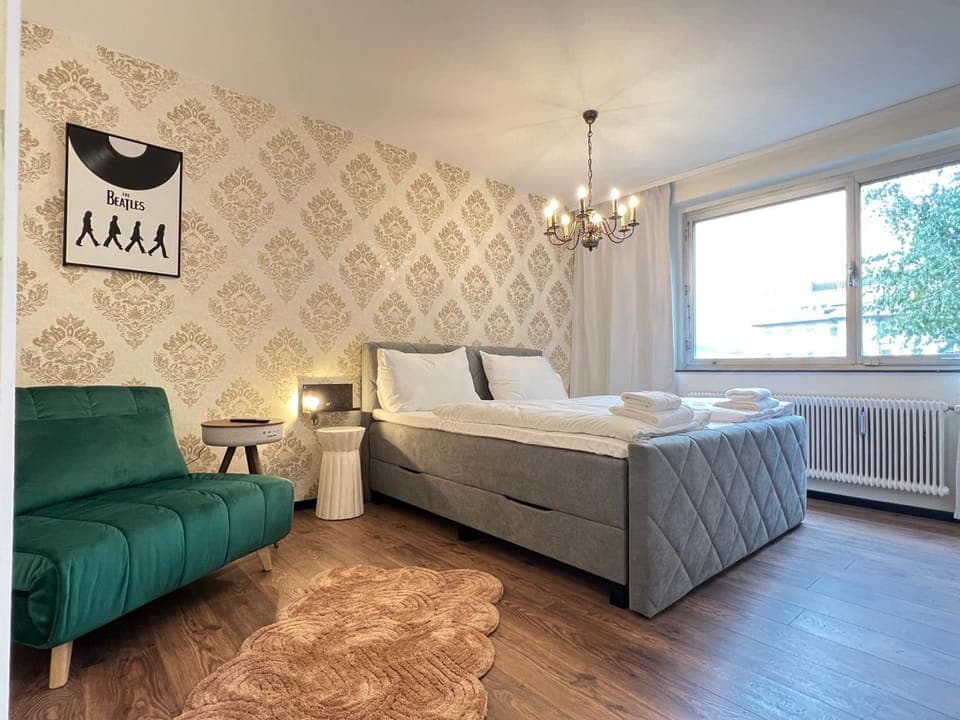 Bed, Living room, Photo of the whole room, Bedroom