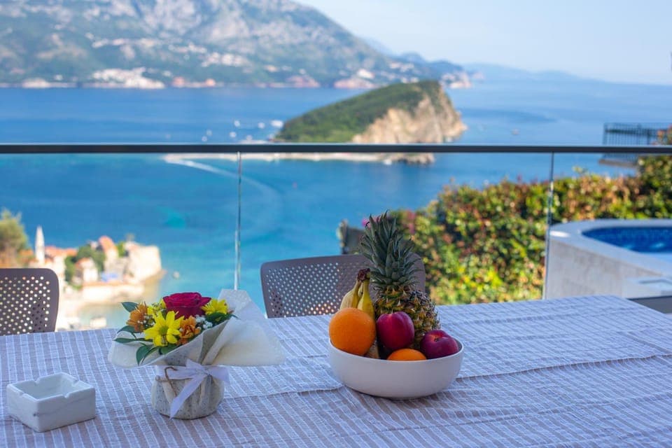 Day, Natural landscape, View (from property/room), Balcony/Terrace, Dining area, Mountain view, Sea view