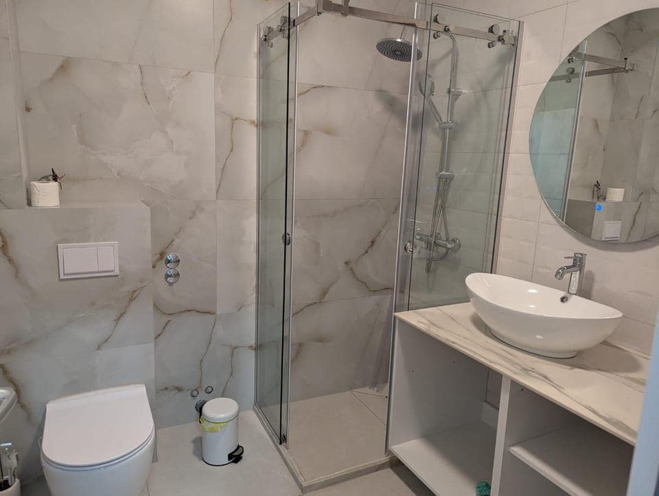 Shower, Toilet, Bathroom