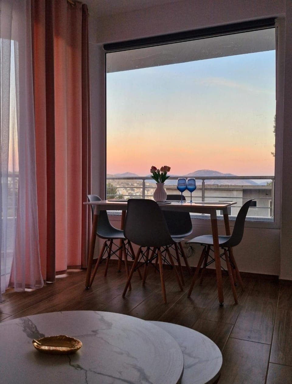 Natural landscape, View (from property/room), Balcony/Terrace, Living room, Seating area, Dining area, Sea view