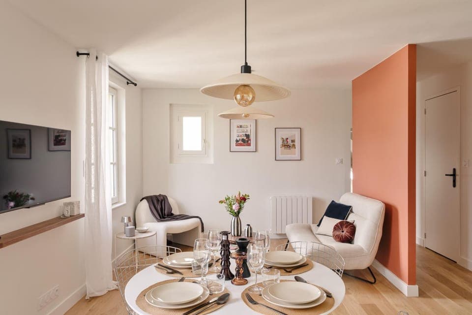 Living room, Dining area