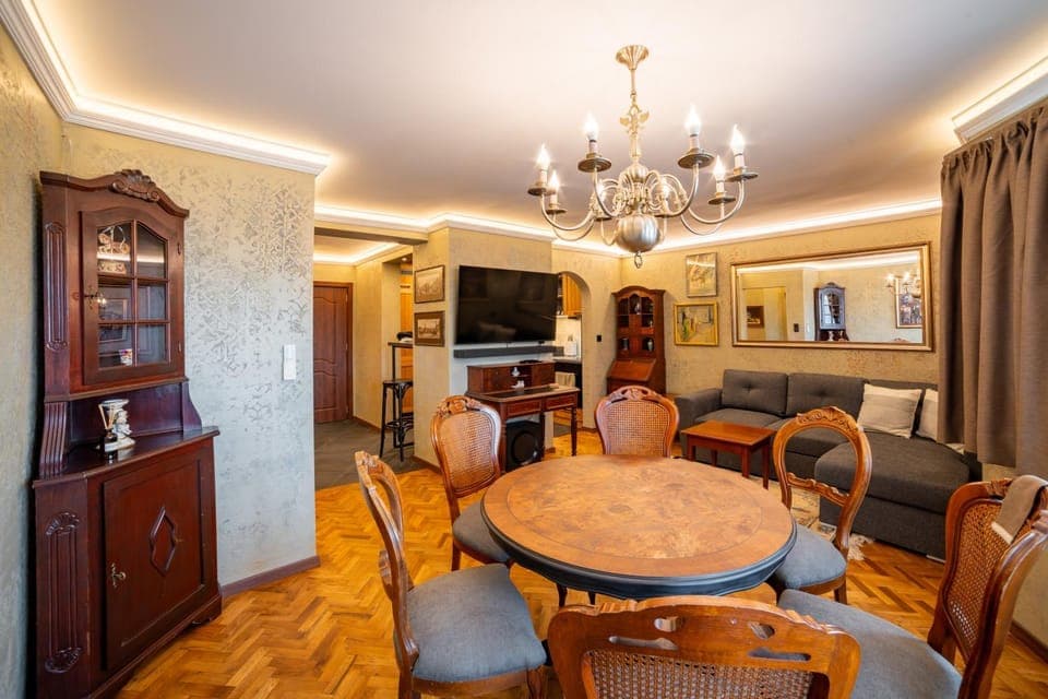 TV and multimedia, Living room, Seating area, Dining area