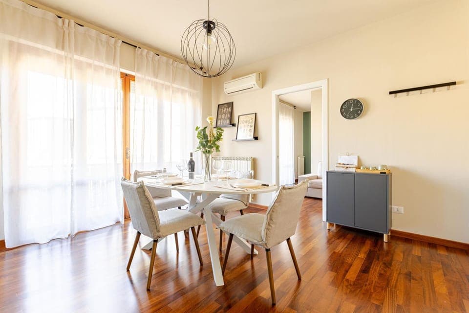 Living room, Dining area, air conditioner