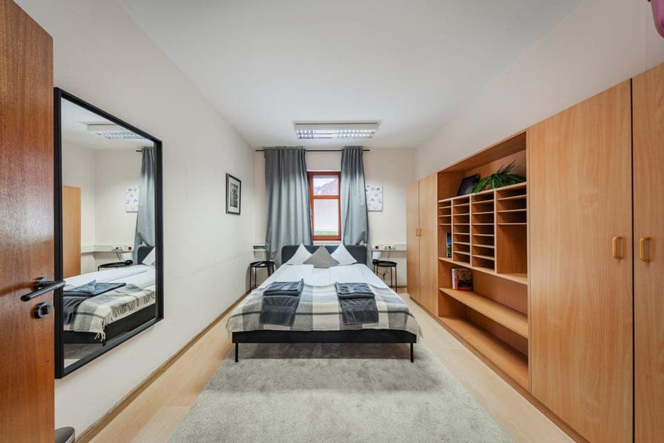 Bed, Photo of the whole room