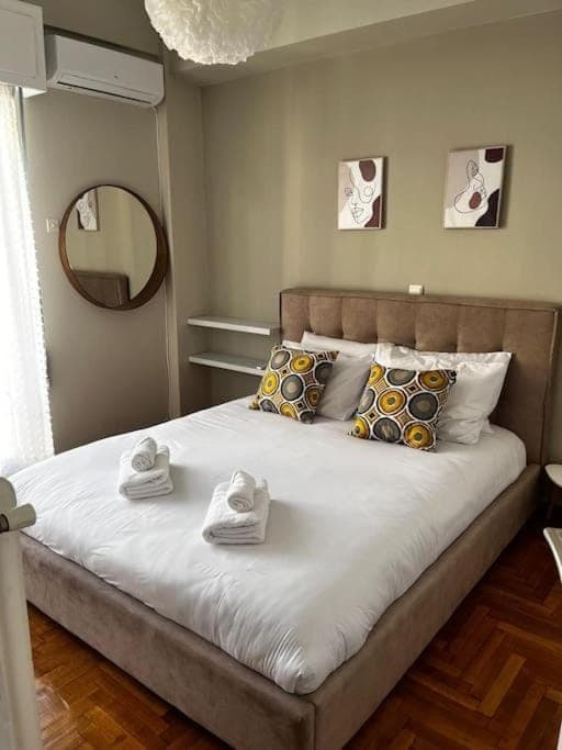Plaka - 2 Bedroom 2 Bath Flat Apartment in Plaka