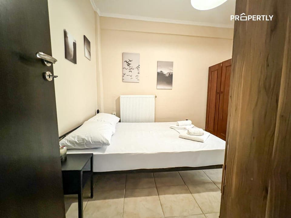 Bed, Photo of the whole room, Bedroom, towels, wardrobe