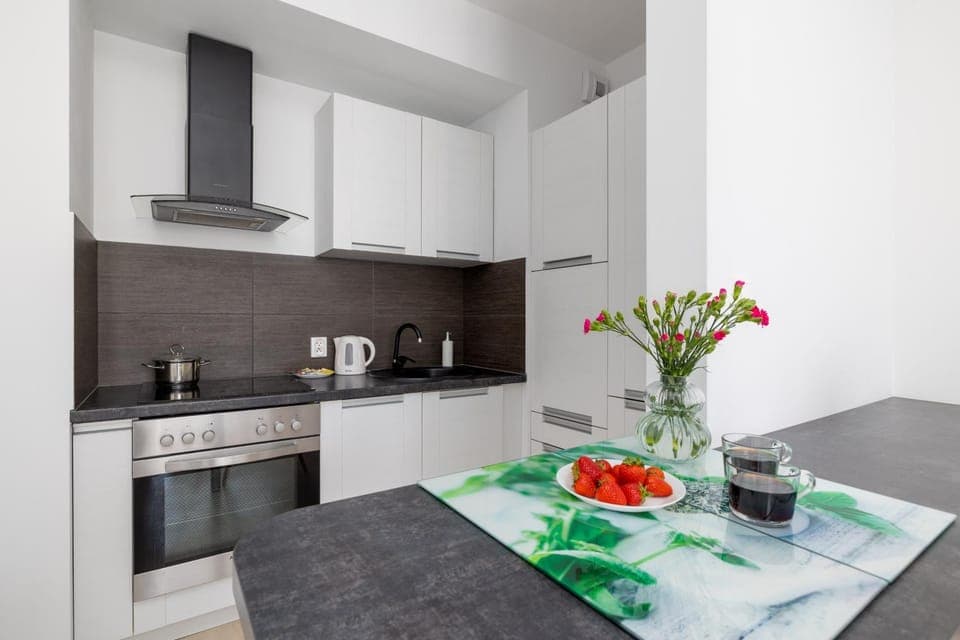 Kitchen or kitchenette, Food and drinks, stove