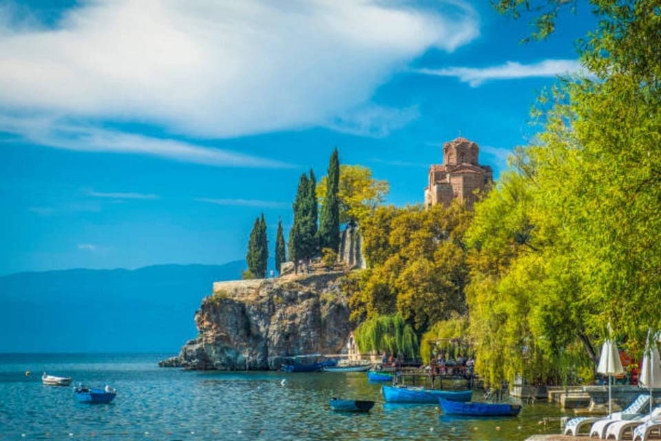 Nearby landmark, Spring, Day, Natural landscape, Lake view, Mountain view, River view, Sea view