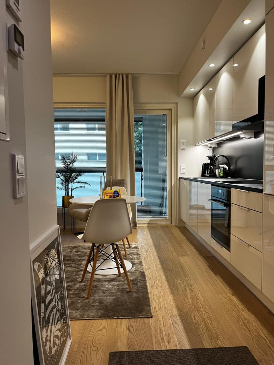 Kitchen or kitchenette, Living room