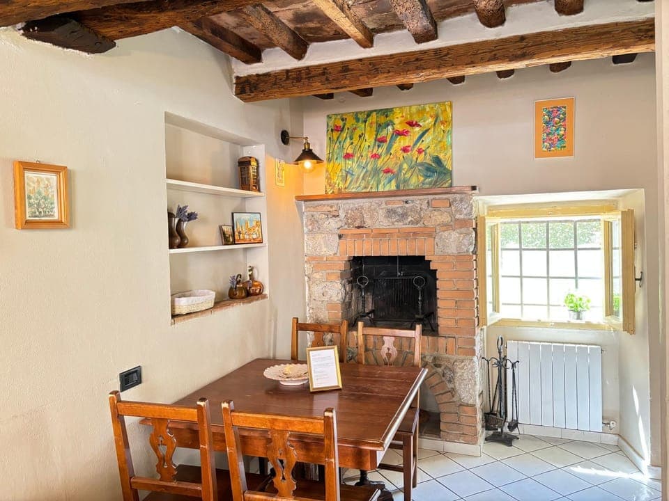 Seating area, Dining area